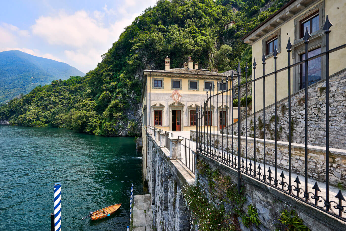 water-views-lake-como-1400x934